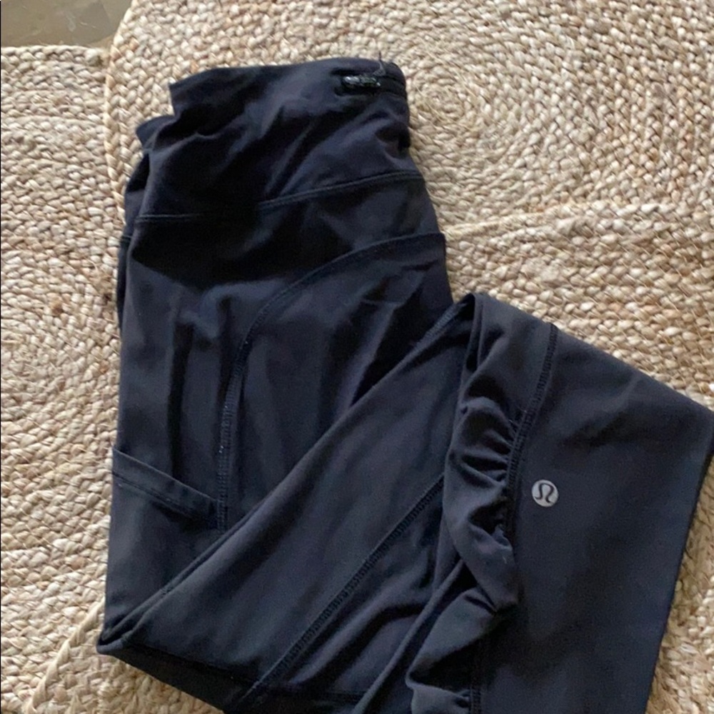 Black lulu lemon leggings size small